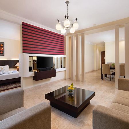 Royal Hotel Tretes Prigen Εξωτερικό φωτογραφία