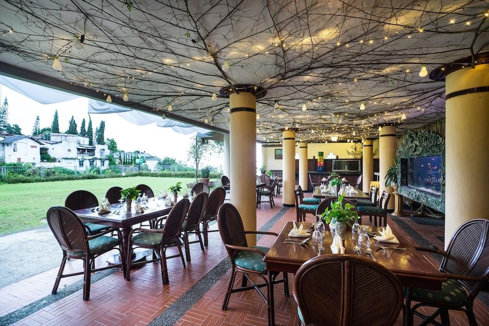 Royal Hotel Tretes Prigen Εξωτερικό φωτογραφία