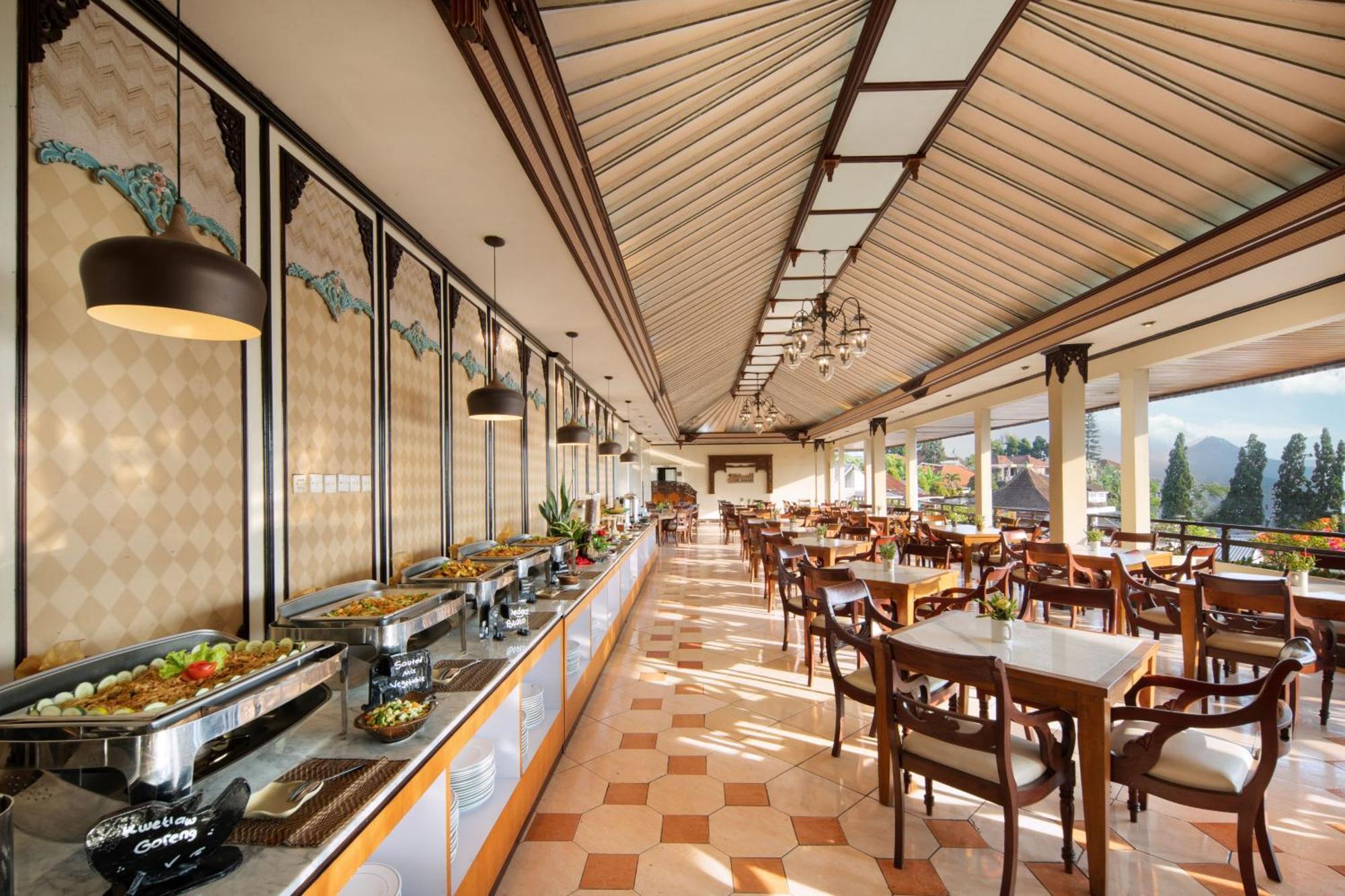 Royal Hotel Tretes Prigen Εξωτερικό φωτογραφία